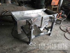 <b>不銹鋼直線篩憑什么比普通碳鋼直線篩貴？</b>